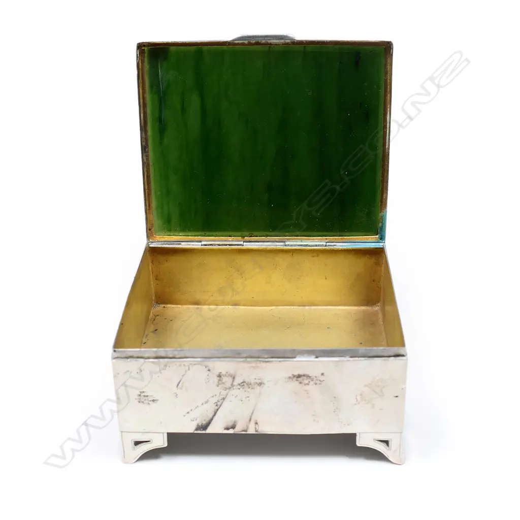 W. Littlejohn & Son (Wellington) greenstone and silver trinket box, Image 1++